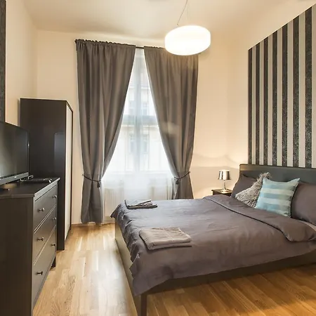 Jaurisova Apartment *